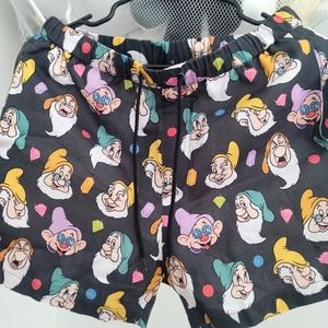 Cakeworthy Snowwhite dwarfs shorts